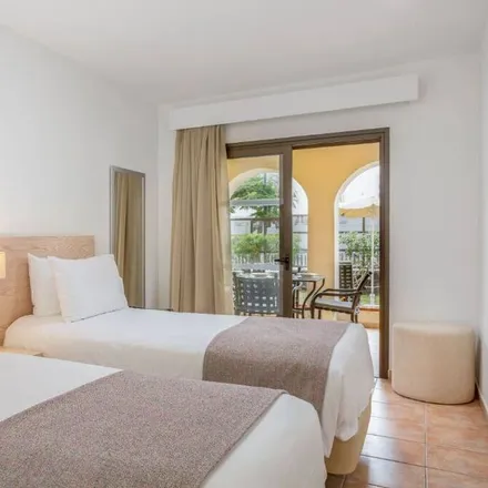 Rent this 2 bed condo on Tenerife in Avenida del Arquitecto Gómez Cuesta, 38650 Los Cristianos