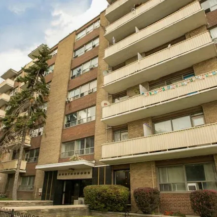 Image 4 - Close Avenue, Old Toronto, ON M6K 2R6, Canada - Apartment for rent