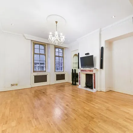 Rent this 4 bed apartment on 194 Queen's Gate in London, SW7 5EZ