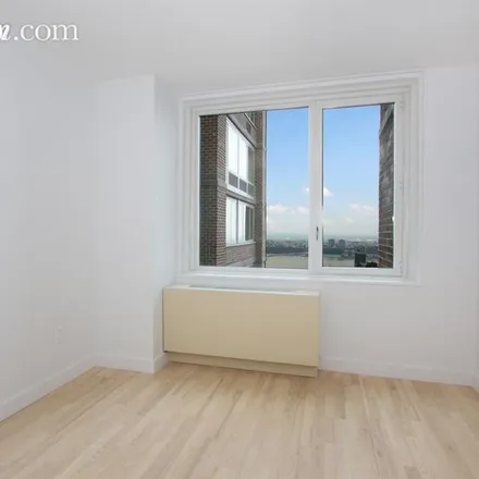 Image 7 - The Sheffield 57, 322 West 57th Street, New York, NY 10019, USA - Apartment for rent