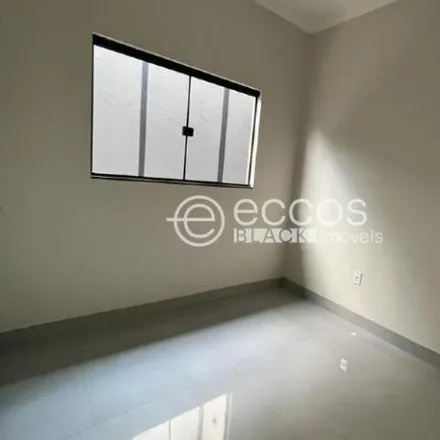 Buy this 3 bed house on Hospital e Maternidade Municipal Doutor Odelmo Leão Carneiro in Rua Mata dos Pinhais 410, Granada