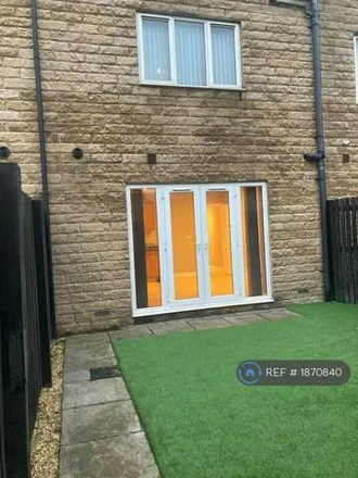 Image 6 - Long Hill Road, Kirklees, HD2 1ZH, United Kingdom - Townhouse for rent