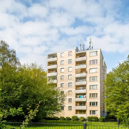 Rent this 3 bed apartment on Oldeoog 5 in 28259 Bremen, Germany