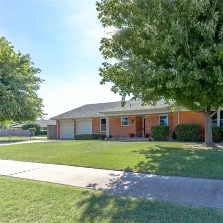 Buy this 3 bed house on 2605 Southwest 90th Street in Oklahoma City, OK 73159