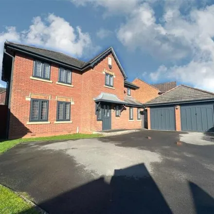 Buy this 4 bed house on Gold View in Swindon, SN5 8ZG