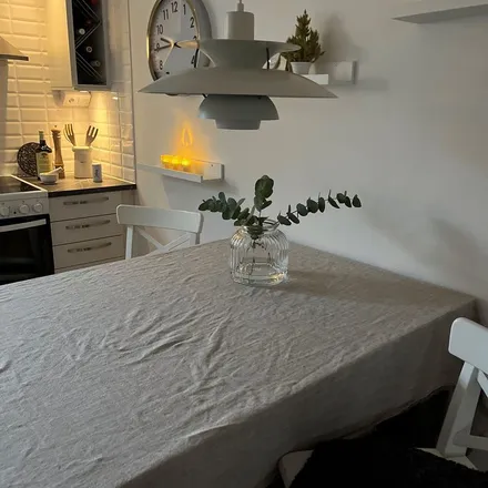 Rent this 3 bed apartment on Fogdegatan in 302 34 Halmstad, Sweden