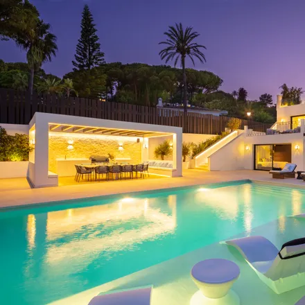 Buy this 5 bed house on Farmacia Aloha in Calle del Califa, 29660 Marbella