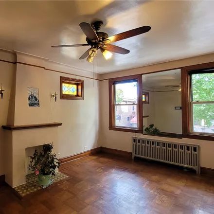 Image 4 - 2213 Holland Avenue, New York, NY 10467, USA - Townhouse for sale