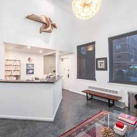 Image 2 - 251 West 19th Street, New York, NY 10011, USA - Condo for sale