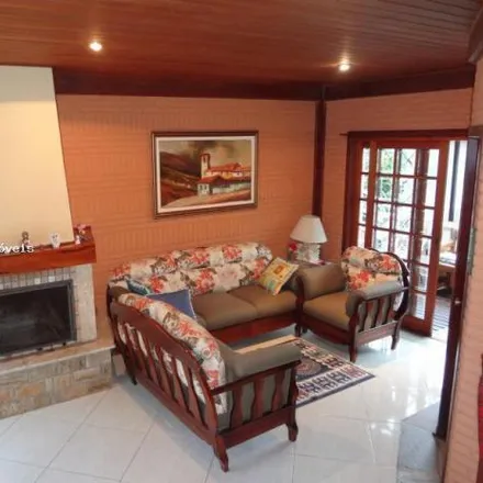 Buy this 4 bed house on Avenida Doutor Januário Miraglia 926 in Vila Abernéssia, Campos do Jordão - SP
