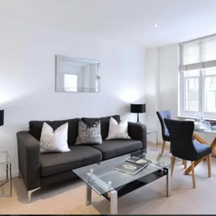 Rent this 1 bed room on 39 Hill Street in London, W1J 5LX