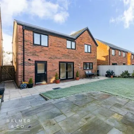 Image 5 - Bee Fold Lane, Howe Bridge, M46 0TT, United Kingdom - House for sale