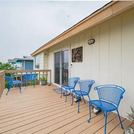 Image 4 - 183 Lauderdale Drive, Rockport, TX 78382, USA - House for sale