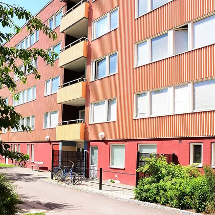 Rent this 2 bed apartment on Vinddraget 10 in 802 63 Gävle, Sweden