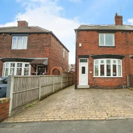 Rent this 4 bed duplex on Poole Place in Sheffield, S9 4DZ