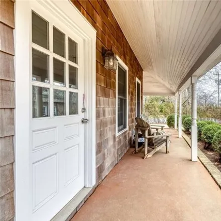 Image 3 - 82 Powell Avenue, Village of Southampton, Suffolk County, NY 11968, USA - House for sale