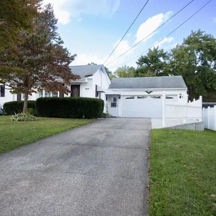 Image 1 - 1471 Hagey Drive, Barberton, OH 44203, USA - House for sale