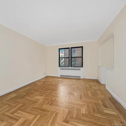 Image 4 - 3017 Riverdale Avenue, New York, NY 10463, USA - Apartment for sale