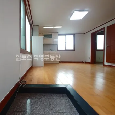 Rent this 3 bed apartment on 서울특별시 마포구 노고산동 19-28