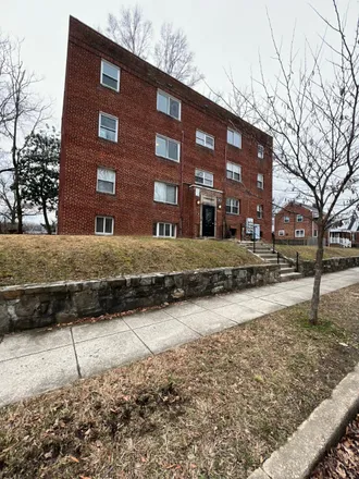 Rent this 3 bed apartment on 3009 30th Street SE