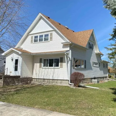 Buy this 4 bed house on 538 West Baldwin Street in St. Johns, MI 48879