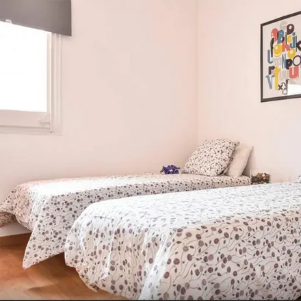 Rent this 3 bed room on Carrer del Doctor Martí i Julià in 08903 l'Hospitalet de Llobregat, Spain