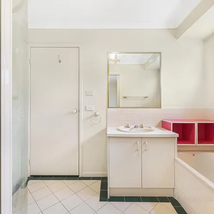 Image 8 - 30 Highclere Avenue, Mount Waverley VIC 3149, Australia - Apartment for rent