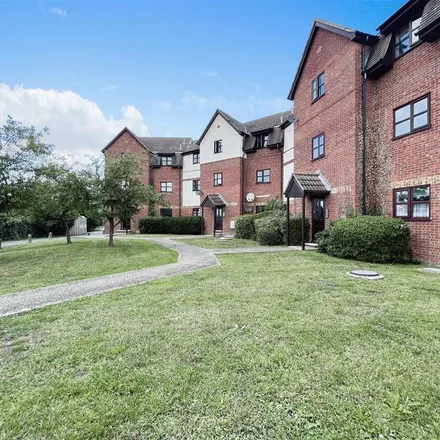 Rent this 1 bed apartment on Hillwood Grove in Wickford, SS11 8QE