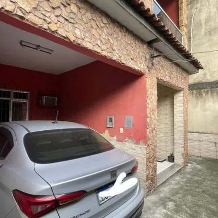 Buy this 3 bed house on Rua Itauna in Vila São Luiz, Duque de Caxias - RJ