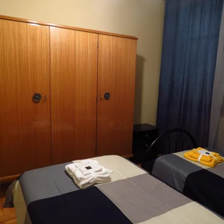 Rent this 2 bed apartment on Santander Totta in Praça de Nove de Abril, 4249-004 Porto