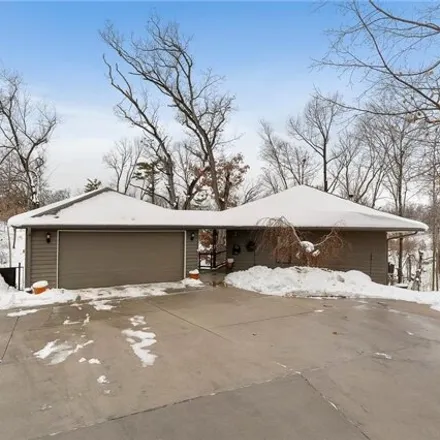 Buy this 5 bed house on 2944 Indian Hill Road Southeast in Cedar Rapids, IA 52403