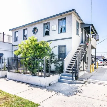 Buy this 18 bed house on 10971 South Figueroa Street in Los Angeles, CA 90061