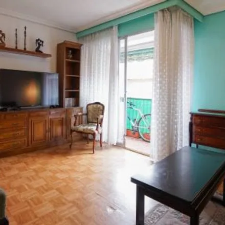 Rent this 5 bed apartment on Madrid in Calle de Armenteros, 25