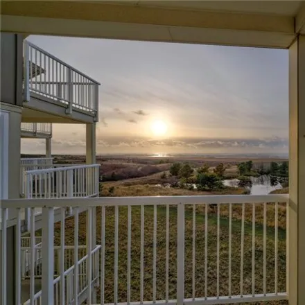 Buy this 1 bed condo on 316 7th Street Southwest in Long Beach, WA 98631