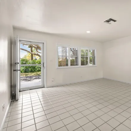 Image 9 - 824 Prosperity Farms Road, North Palm Beach, FL 33408, USA - Townhouse for rent