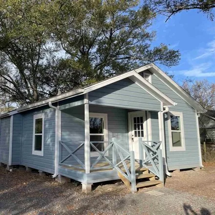 Buy this 2 bed house on 409 South Tannahill Street in Vidor, TX 77662