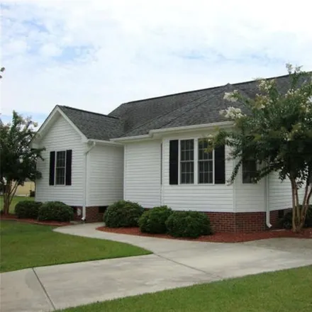 Buy this 3 bed house on 3613 Woodcliff Drive in Lumberton, NC 28358