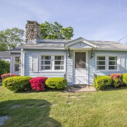 Rent this 2 bed house on 6 West St in Old Saybrook, Connecticut