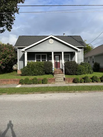 Rent this 3 bed house on 1815 Williams Street in Chattanooga, TN 37408