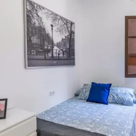 Rent this 5 bed apartment on Carrer de Recared in 46001 Valencia, Spain