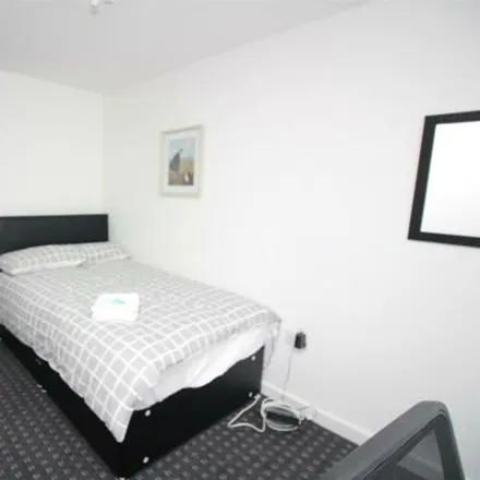 Image 7 - Warwick Street, Middlesbrough, TS1 4QP, United Kingdom - Room for rent