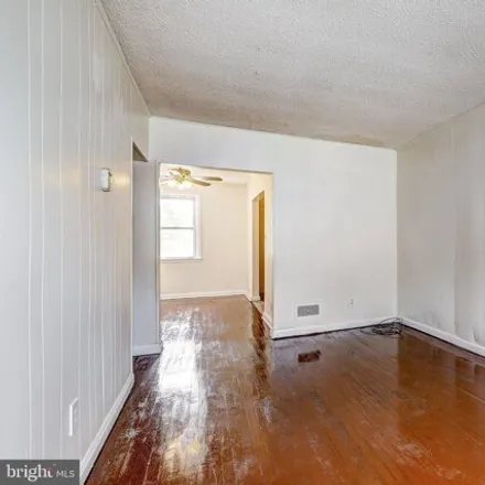 Image 7 - 4717 Ivanhoe Avenue, Baltimore, MD 21212, USA - House for sale