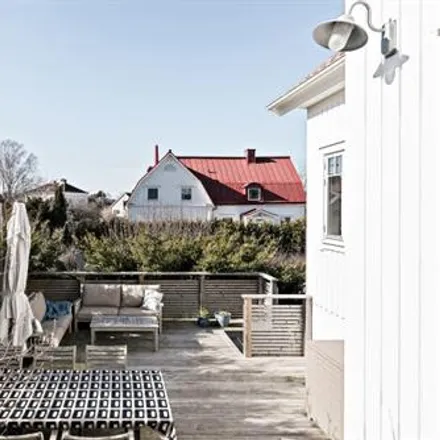 Rent this 6 bed house on Skogsrydsgatan 19 in 426 74 Gothenburg, Sweden