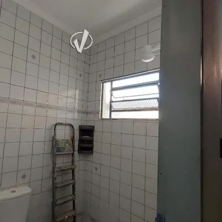 Rent this 2 bed house on Rua Doutor Moacyr da Rocha Leão in Santana, Pindamonhangaba - SP