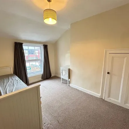 Image 4 - Cundall & Duffy, 156a Falsgrave Road, Scarborough, YO12 5BE, United Kingdom - Apartment for rent