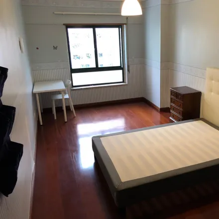 Rent this 5 bed room on Espaço Iberopa in Rua da Milharada, 2745-764 Massamá e Monte Abraão