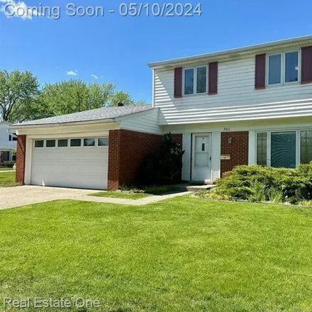 Image 1 - 771 Tanglewood Drive, Madison Heights, MI 48071, USA - House for sale