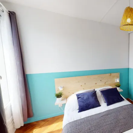 Rent this 6 bed room on 7 Rue des Volontaires in 75015 Paris, France