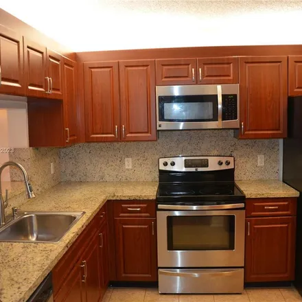 Image 2 - 850 Southwest 124th Terrace, Pembroke Pines, FL 33027, USA - Apartment for rent