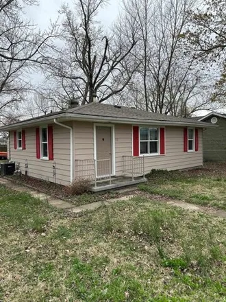 Buy this 2 bed house on 417 West Walnut Street in Chandler, Warrick County